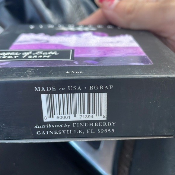 Finchberry Grapes of Bath - Handcrafted Vegan Soap Bundle of 3 - Picture 7 of 8